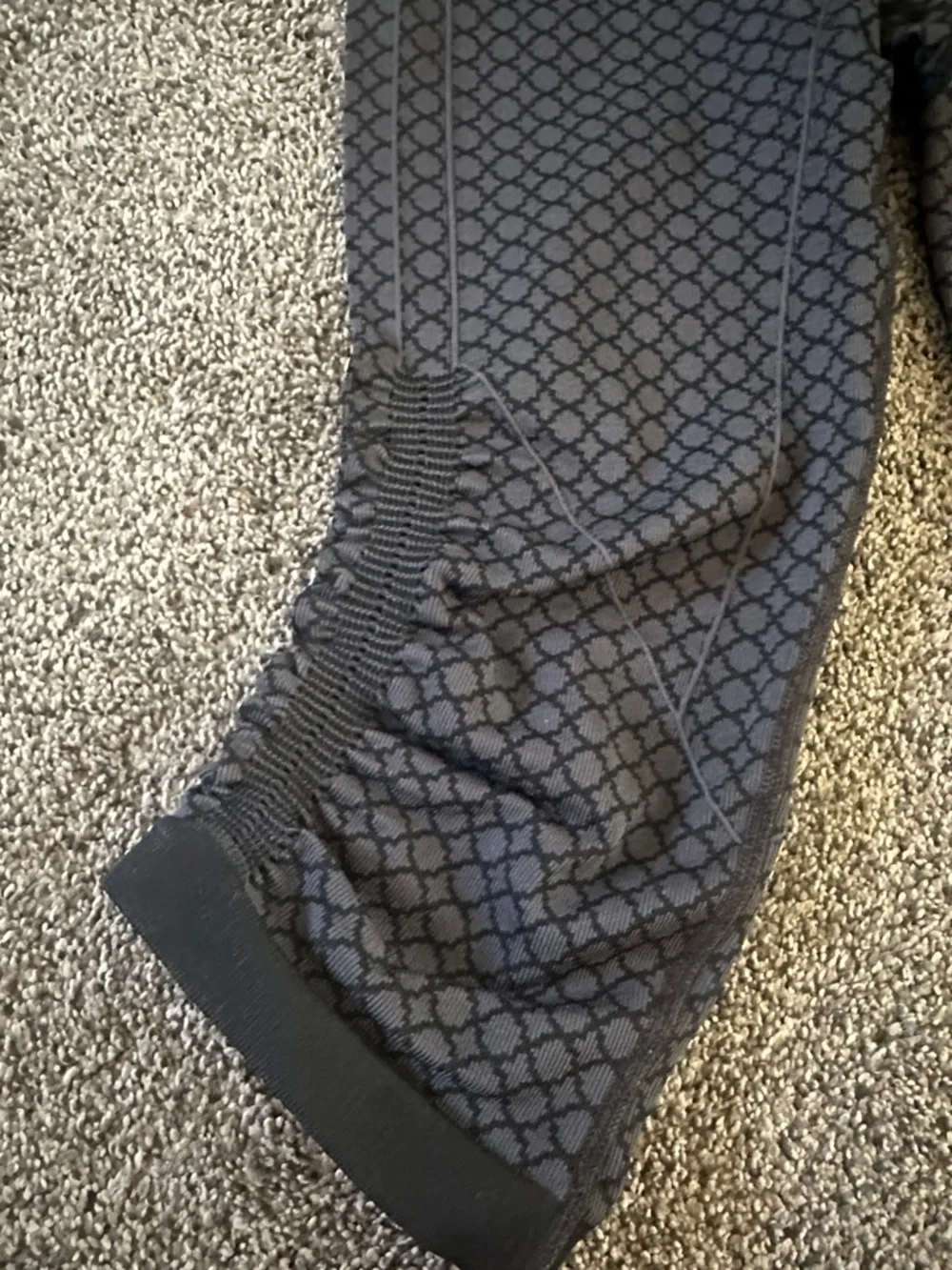 lululemon athletica In The Flow" Crop II. - Picture 2 of 10